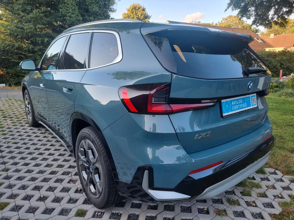 BMW iX1