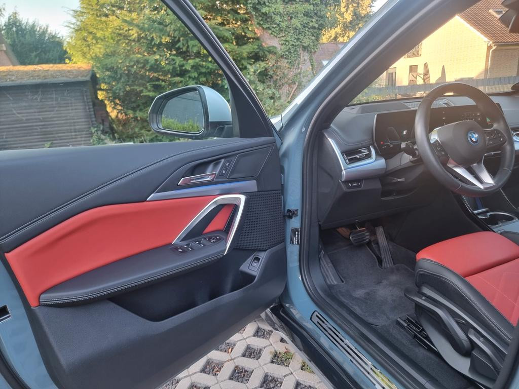 BMW iX1