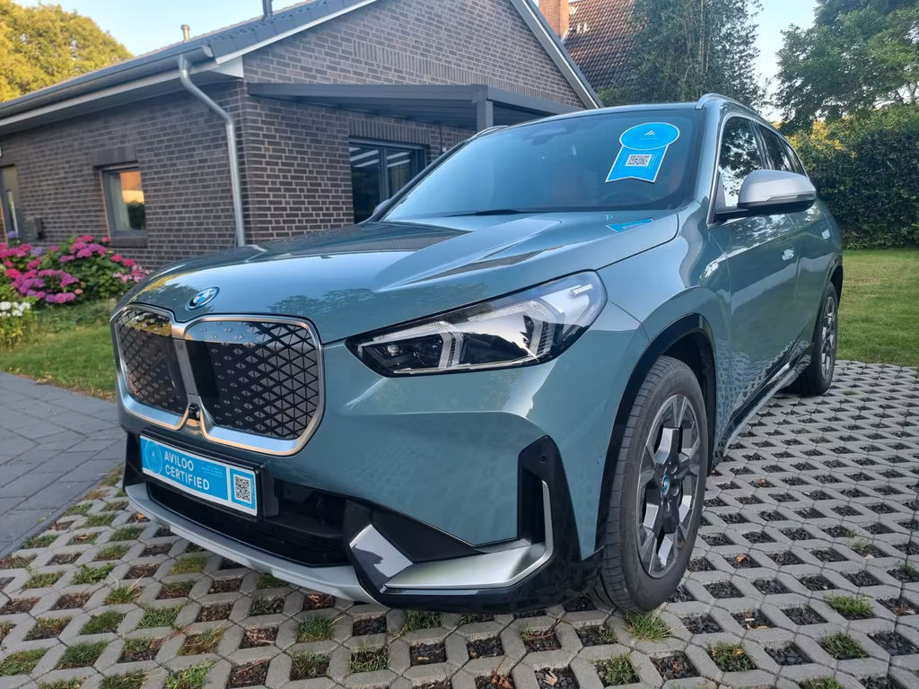 BMW iX1
