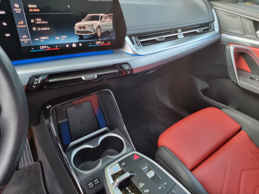 BMW iX1