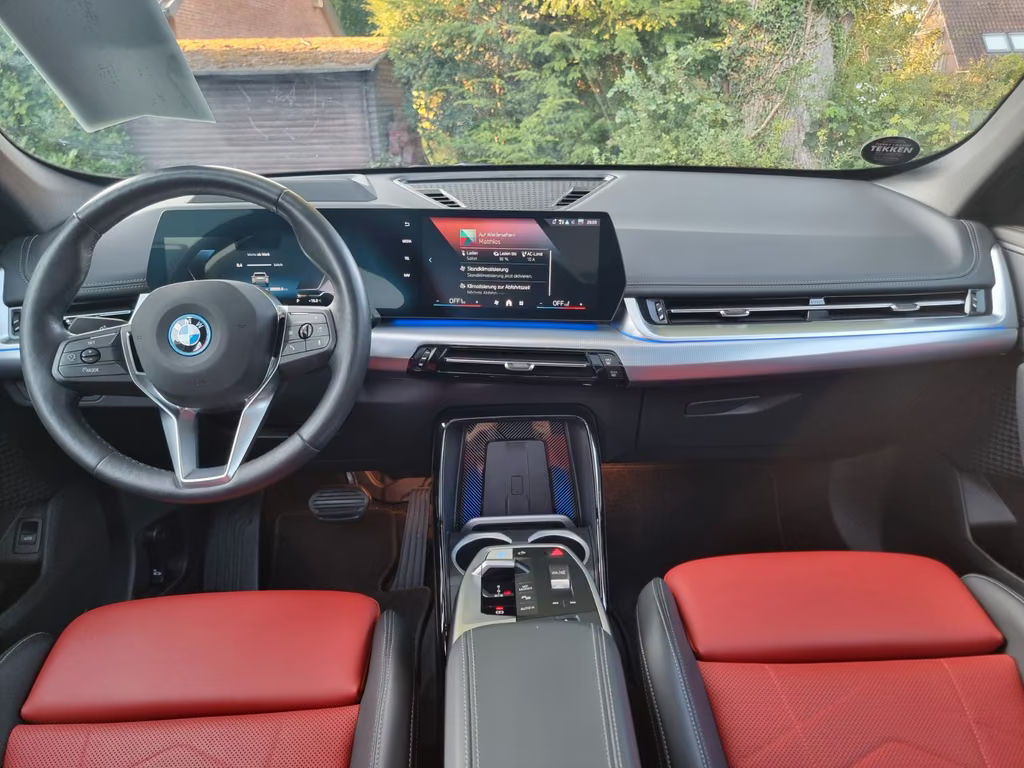 BMW iX1