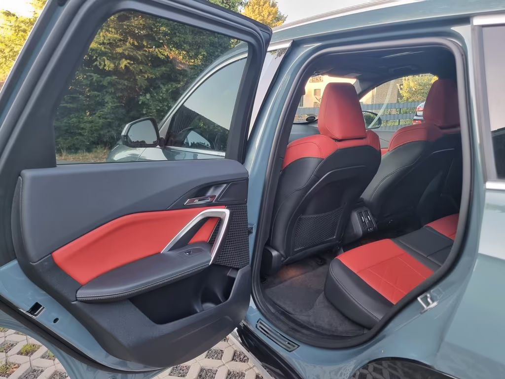 BMW iX1