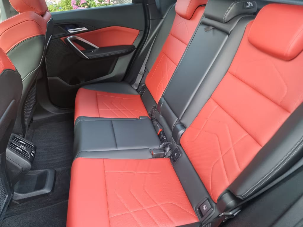BMW iX1