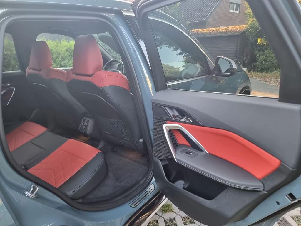 BMW iX1