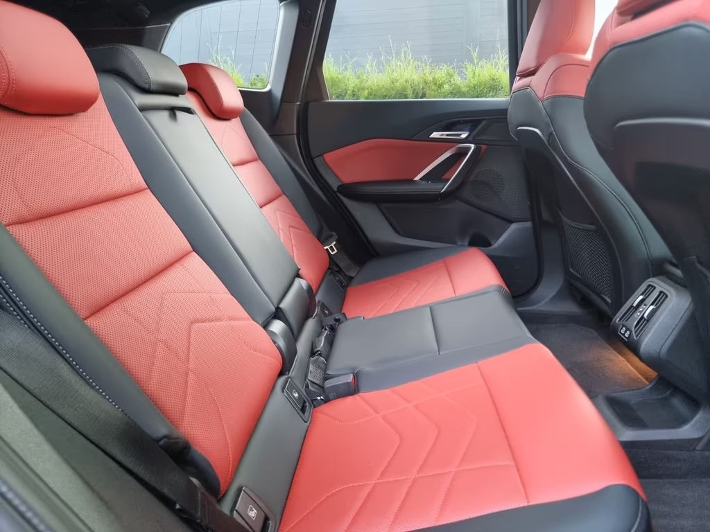BMW iX1