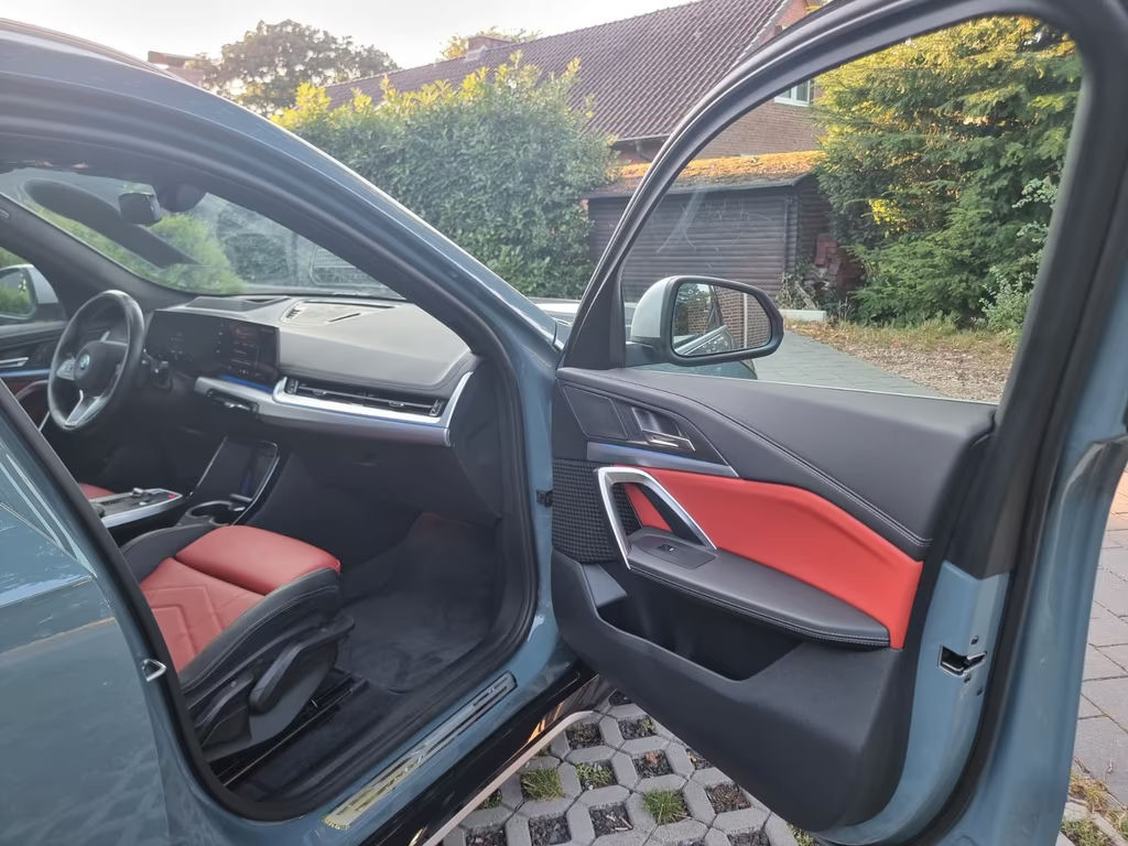 BMW iX1
