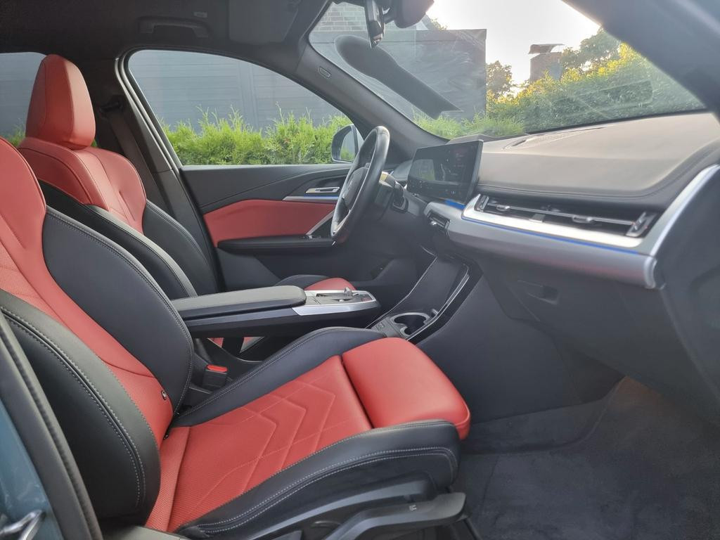 BMW iX1