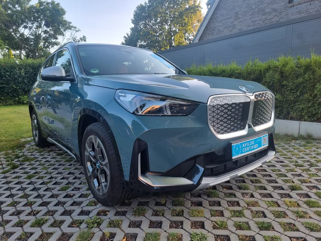 BMW iX1