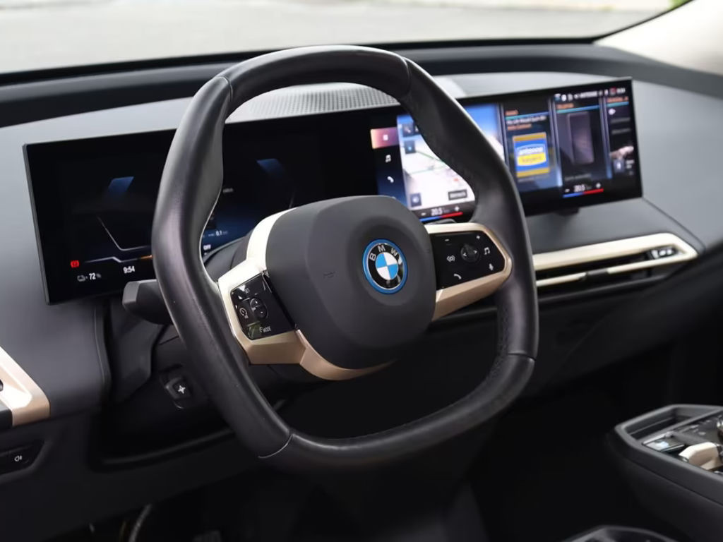 BMW iX