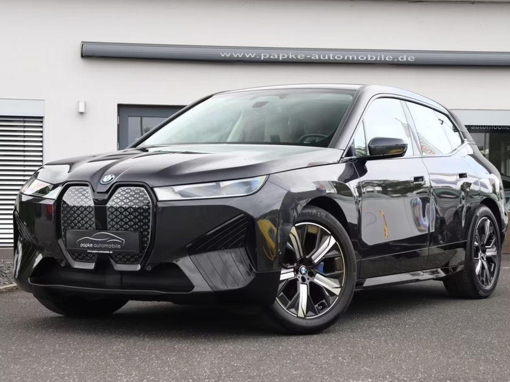 BMW iX