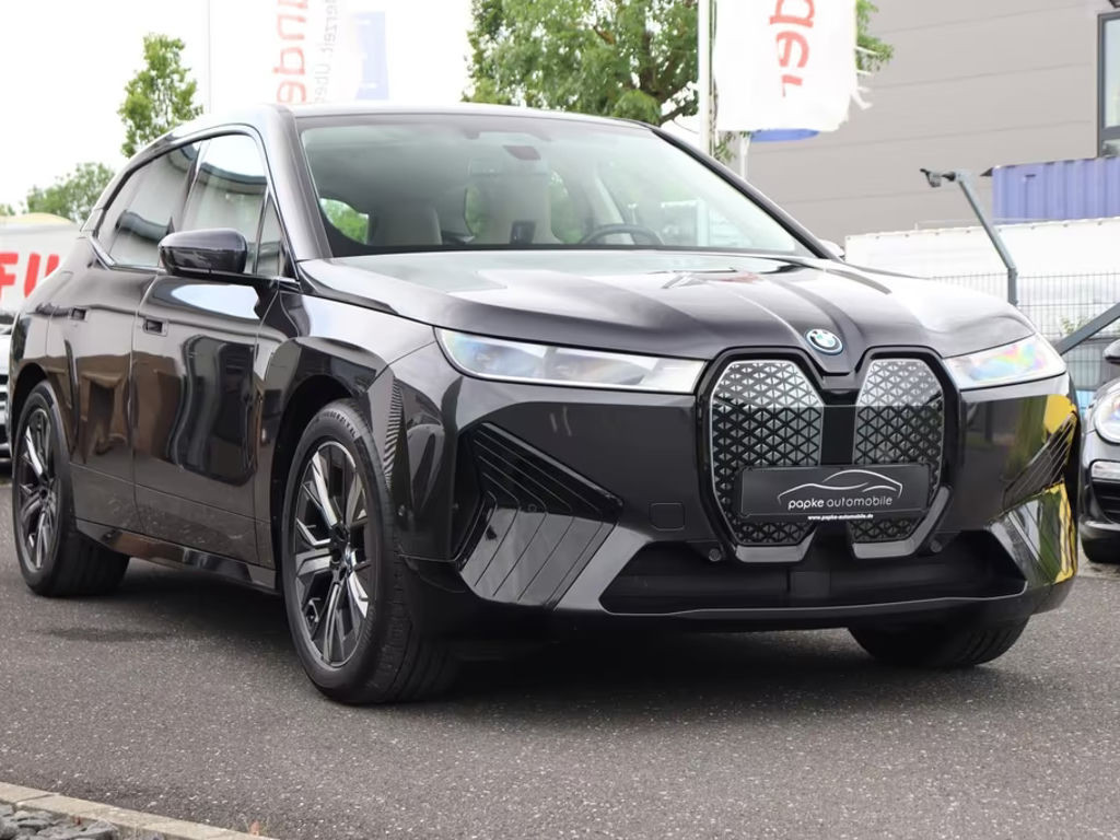 BMW iX
