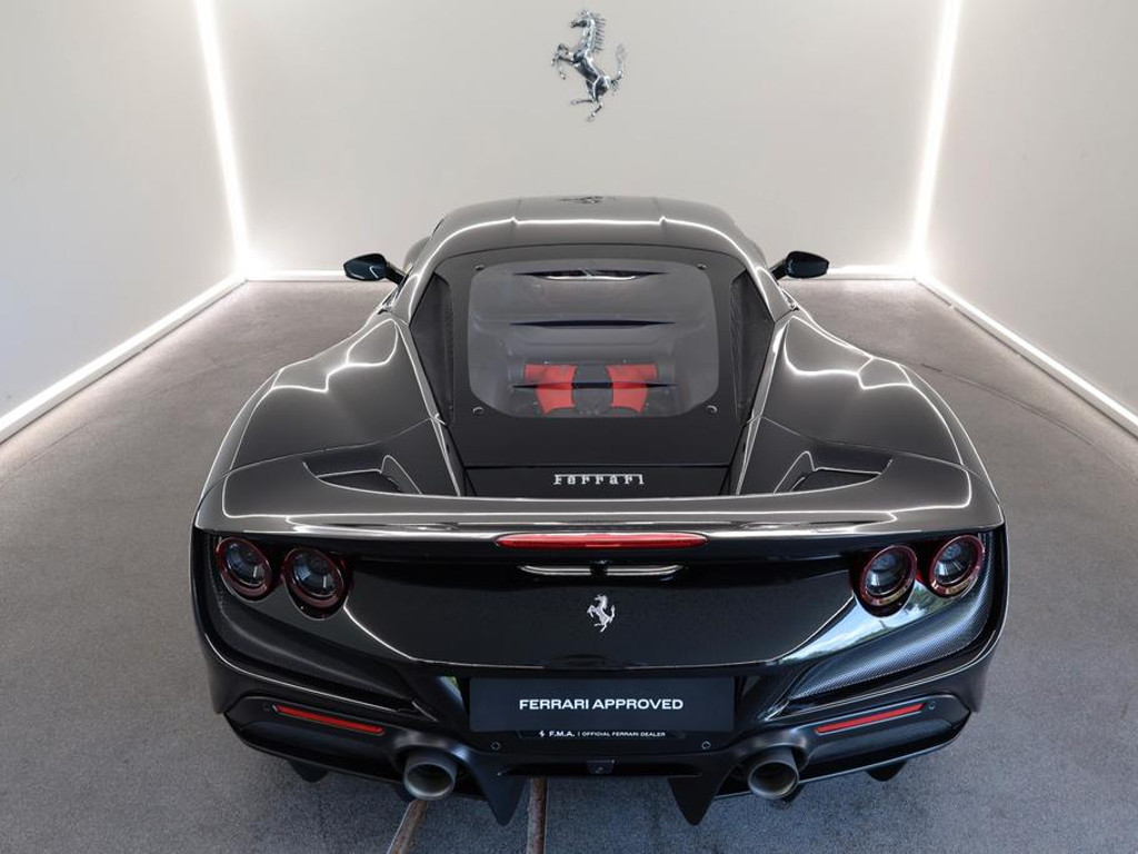 Ferrari F8