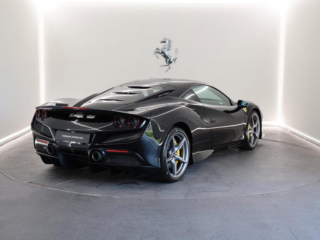 Ferrari F8