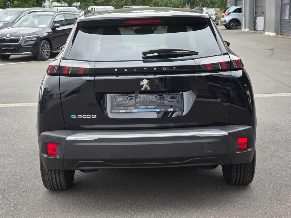 Peugeot e-2008