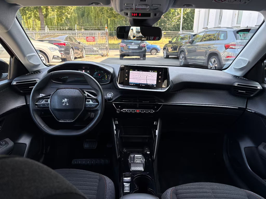Peugeot e-208