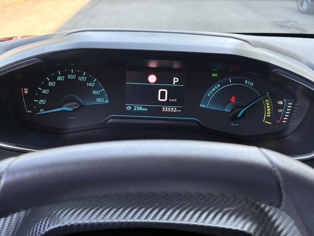 Peugeot e-208
