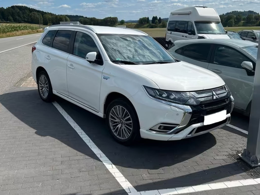 Mitsubishi Outlander PHEV 4WD