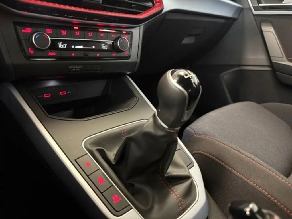 Seat Arona