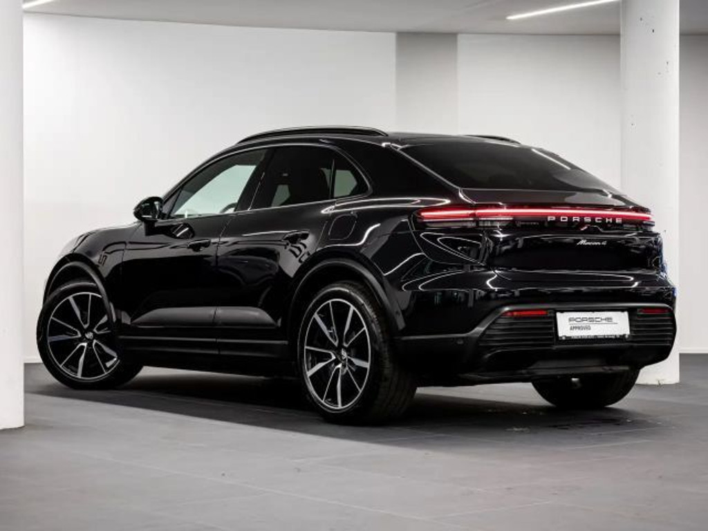 Porsche Macan 4
