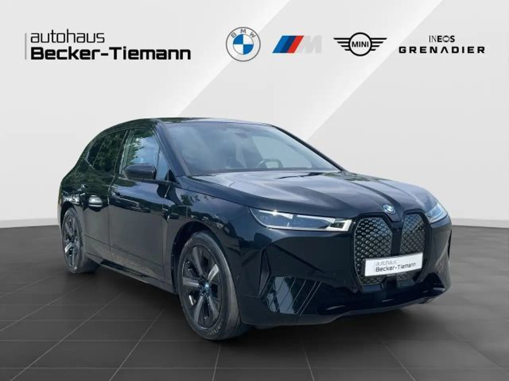 BMW iX