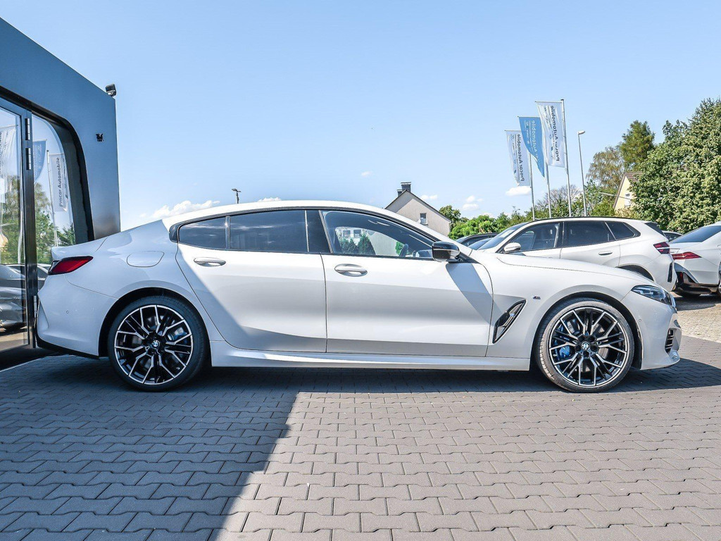 BMW M850