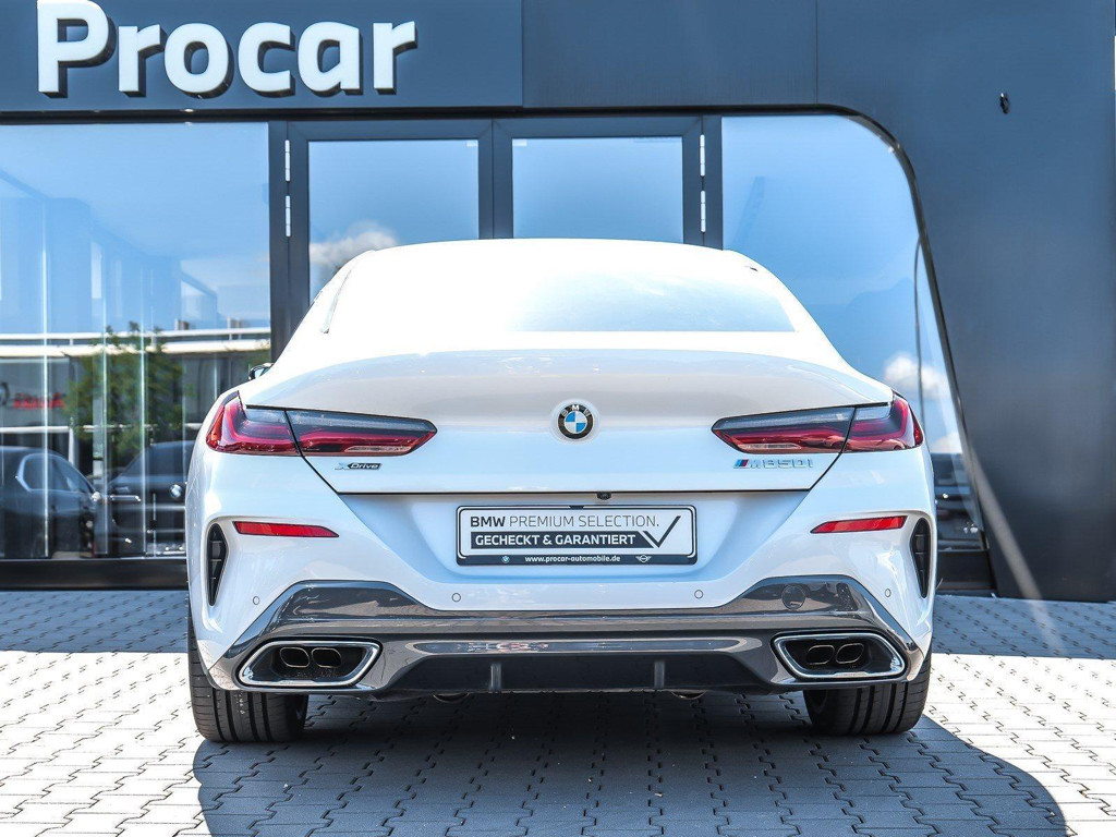 BMW M850