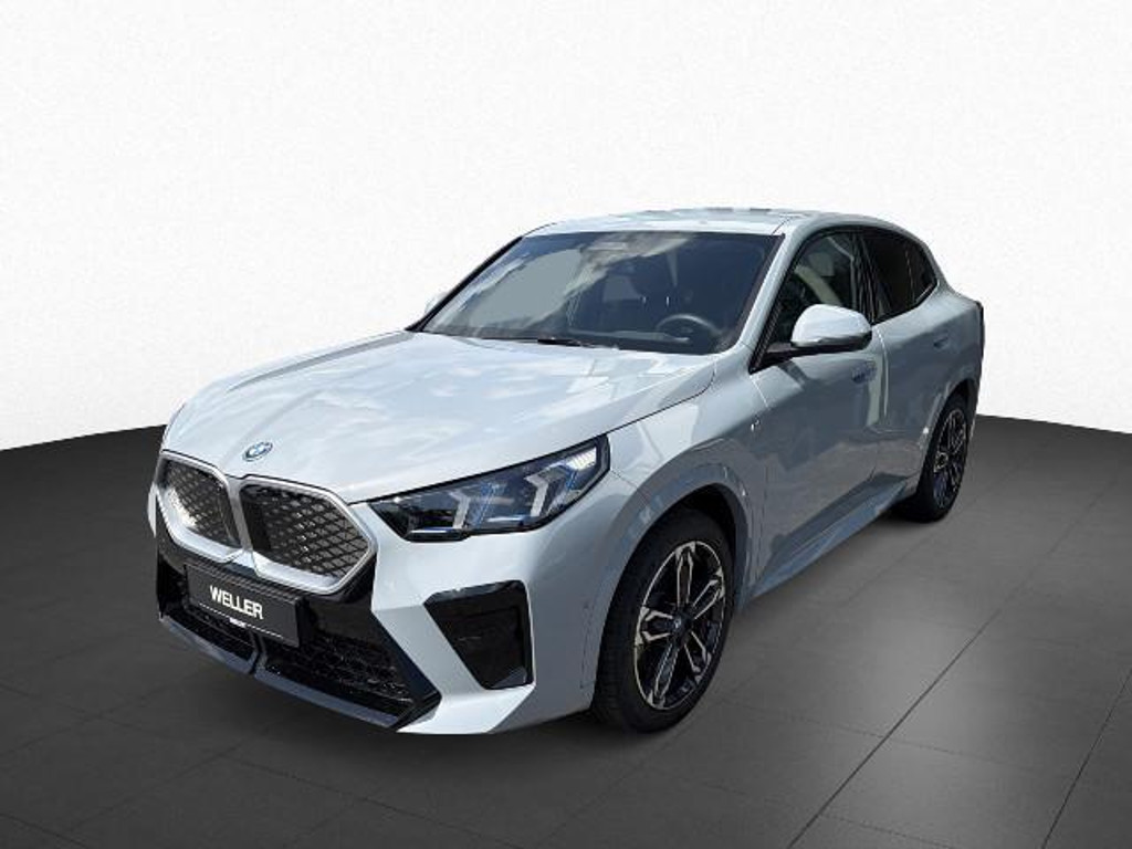 BMW iX2 xDrive30