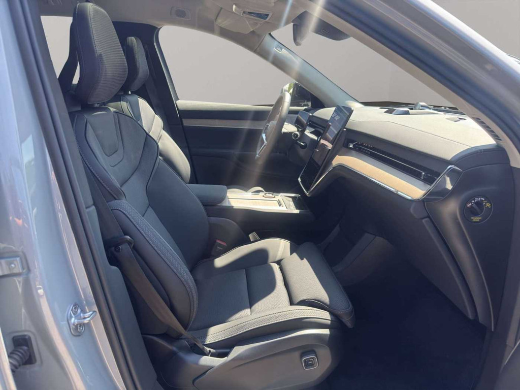 Volvo EX90