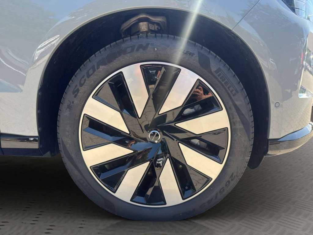 Volvo EX90