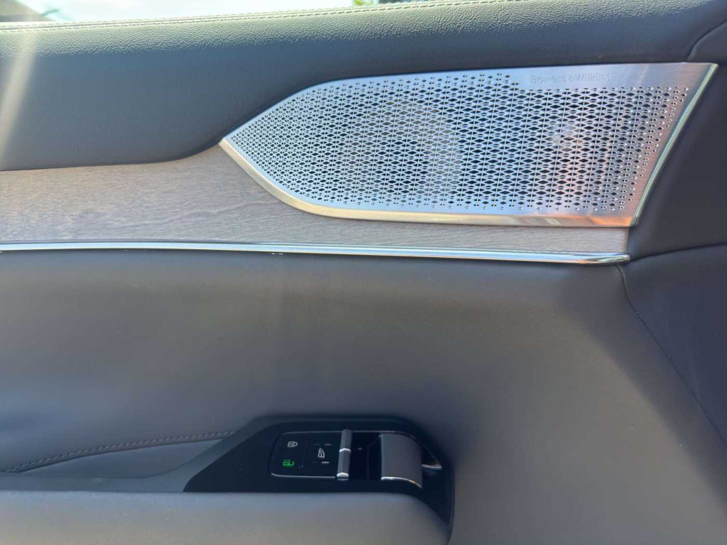 Volvo EX90