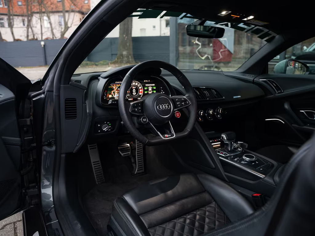 Audi R8