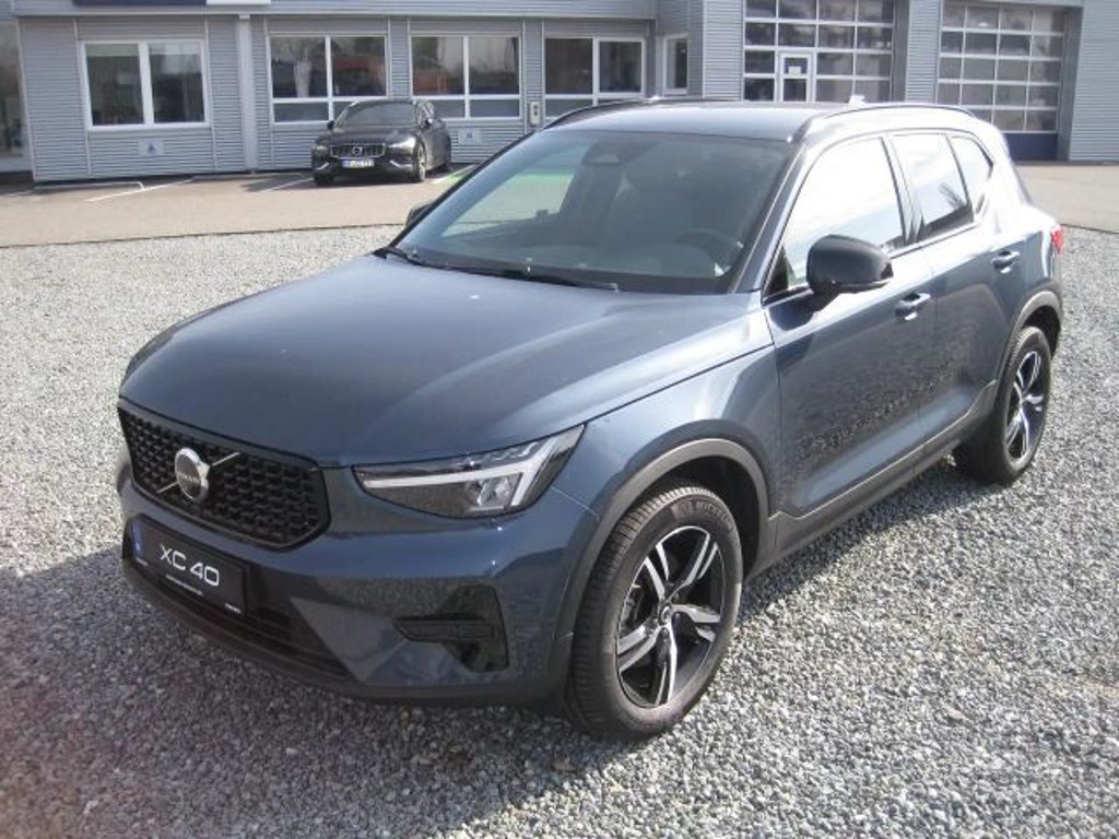 Volvo XC40 Plus Dark