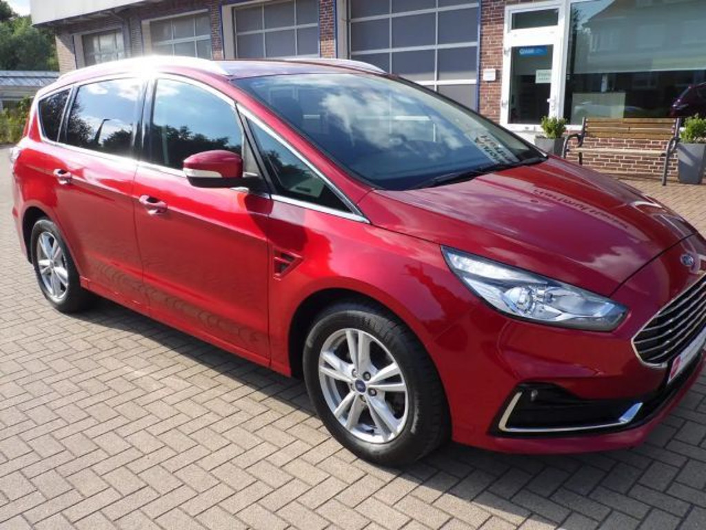 Ford S-Max Titanium