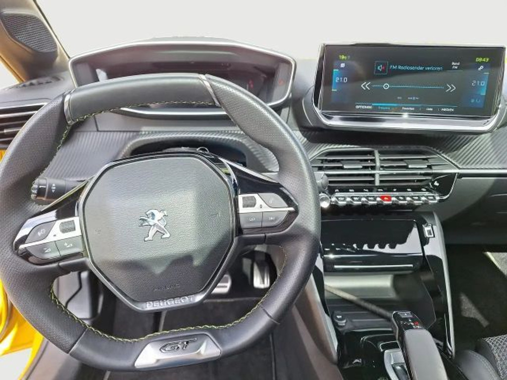 Peugeot e-208