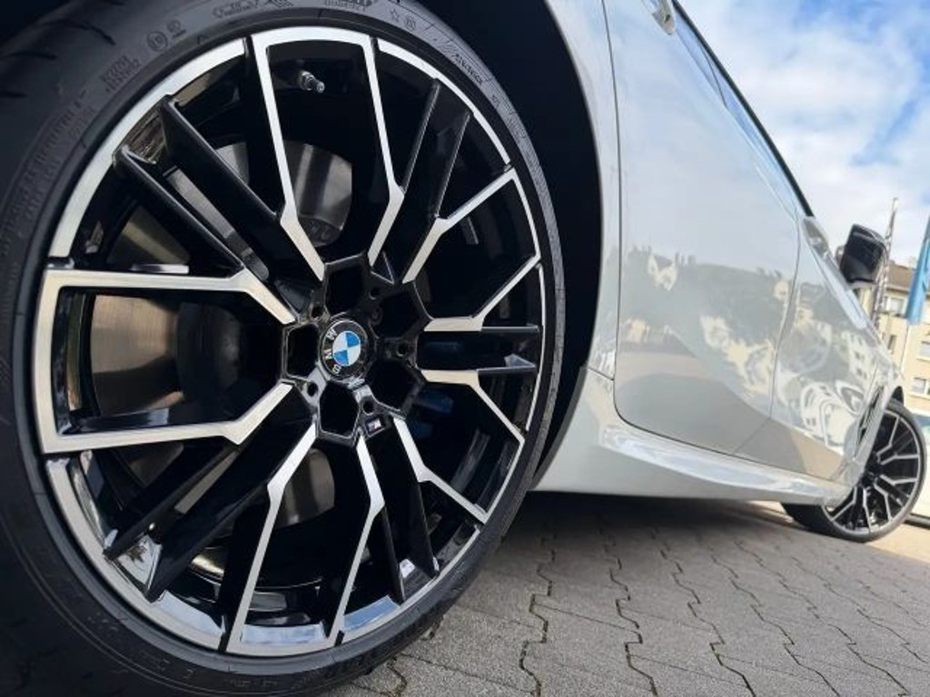 BMW M850