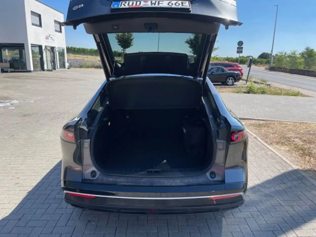 Mazda 6e