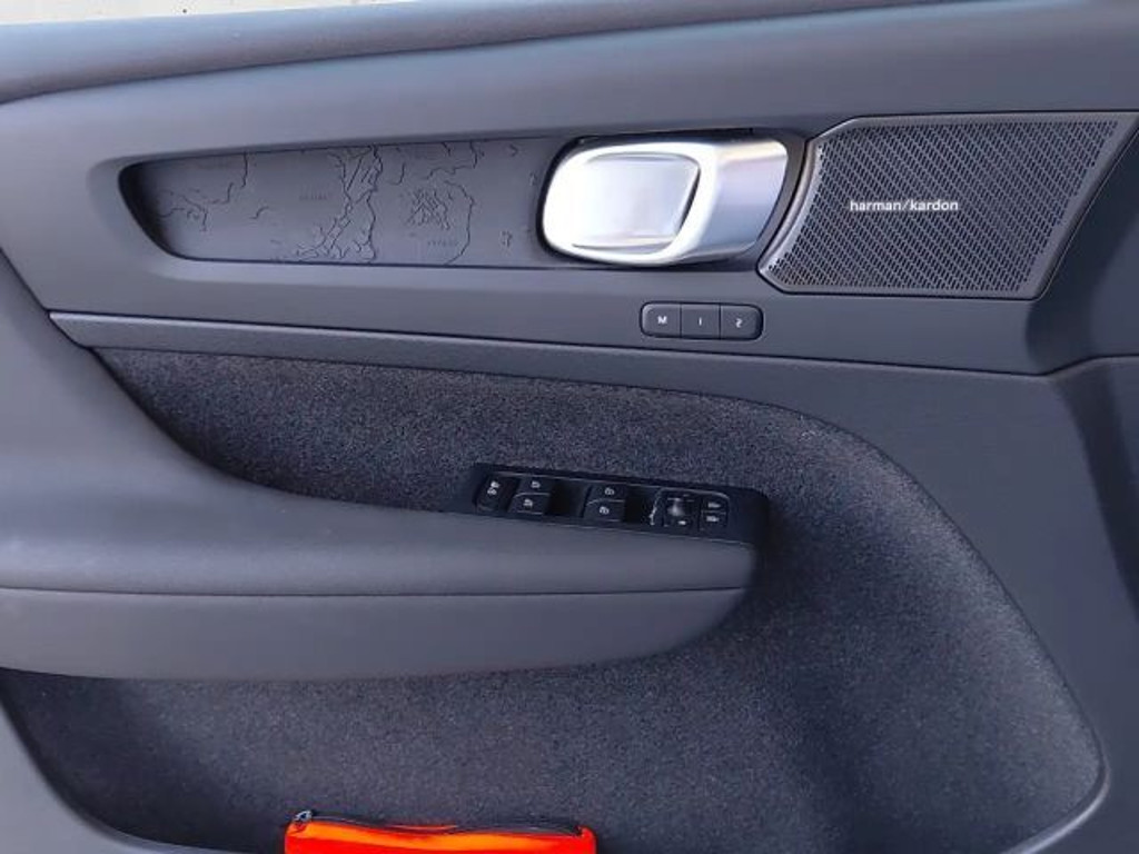 Volvo EX40
