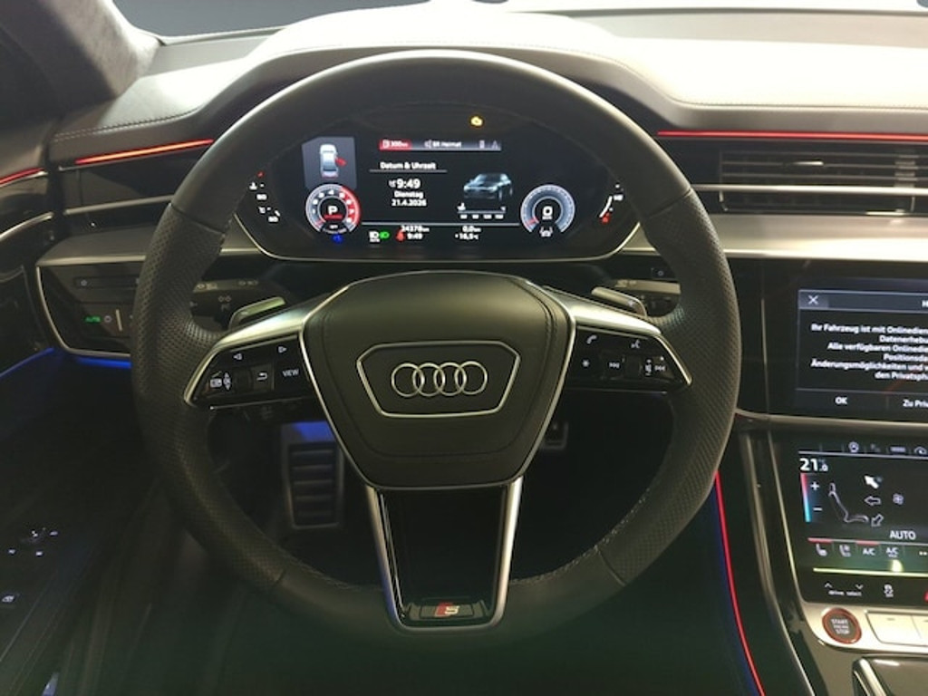 Audi S8
