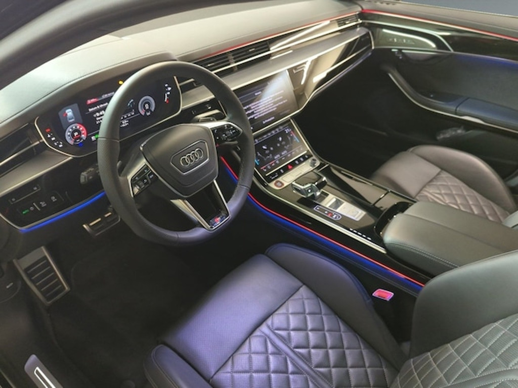 Audi S8