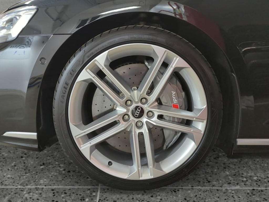 Audi S8