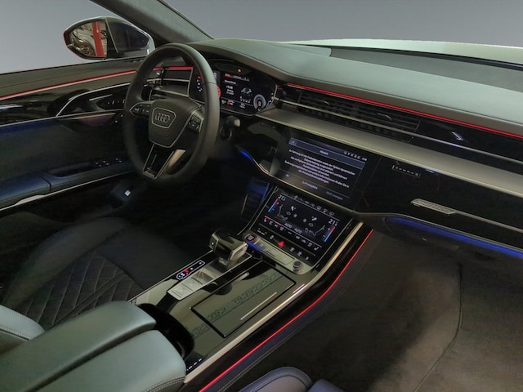 Audi S8