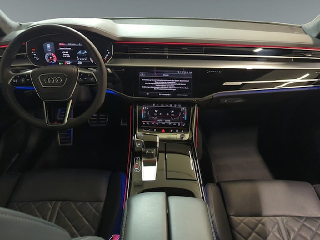 Audi S8