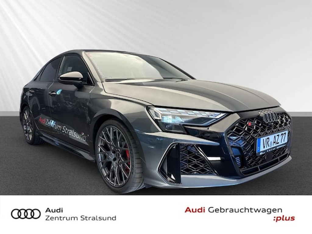 Audi RS3 Sedan Quattro S-Tronic