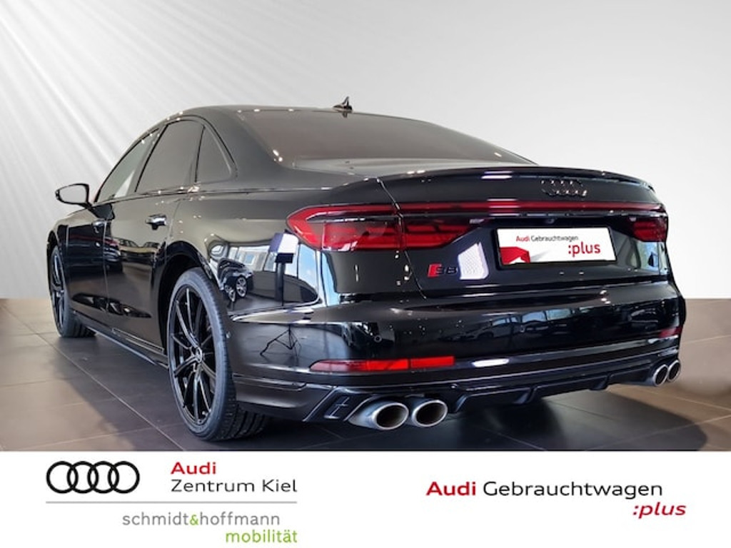 Audi S8