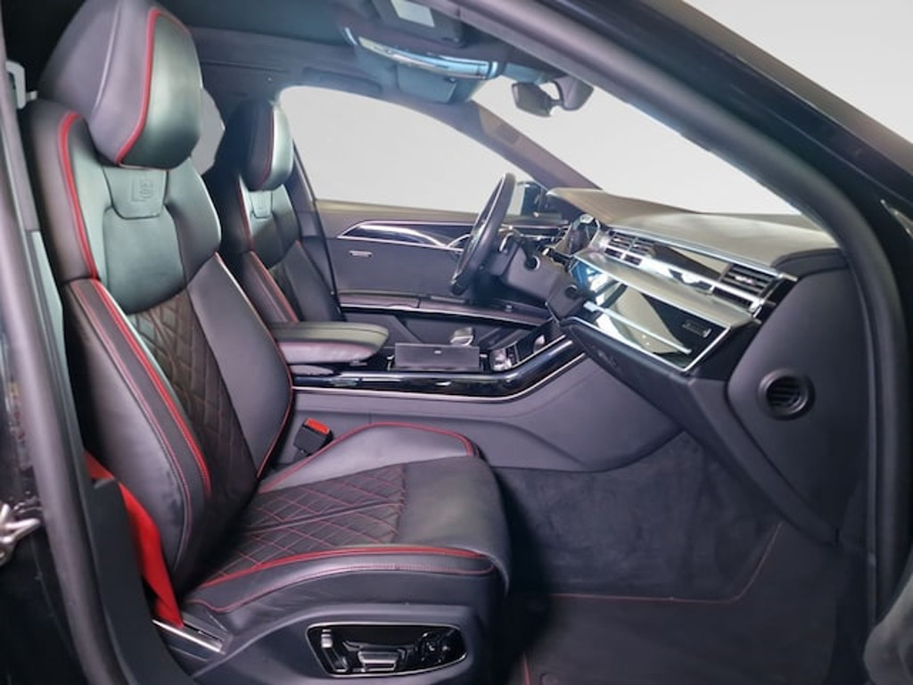 Audi S8