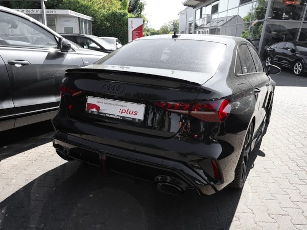 Audi RS3 Sedan Quattro S-Tronic