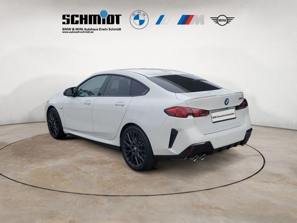 BMW M235