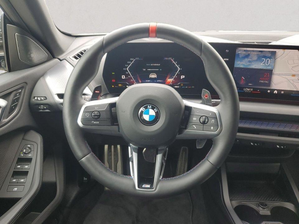 BMW M235