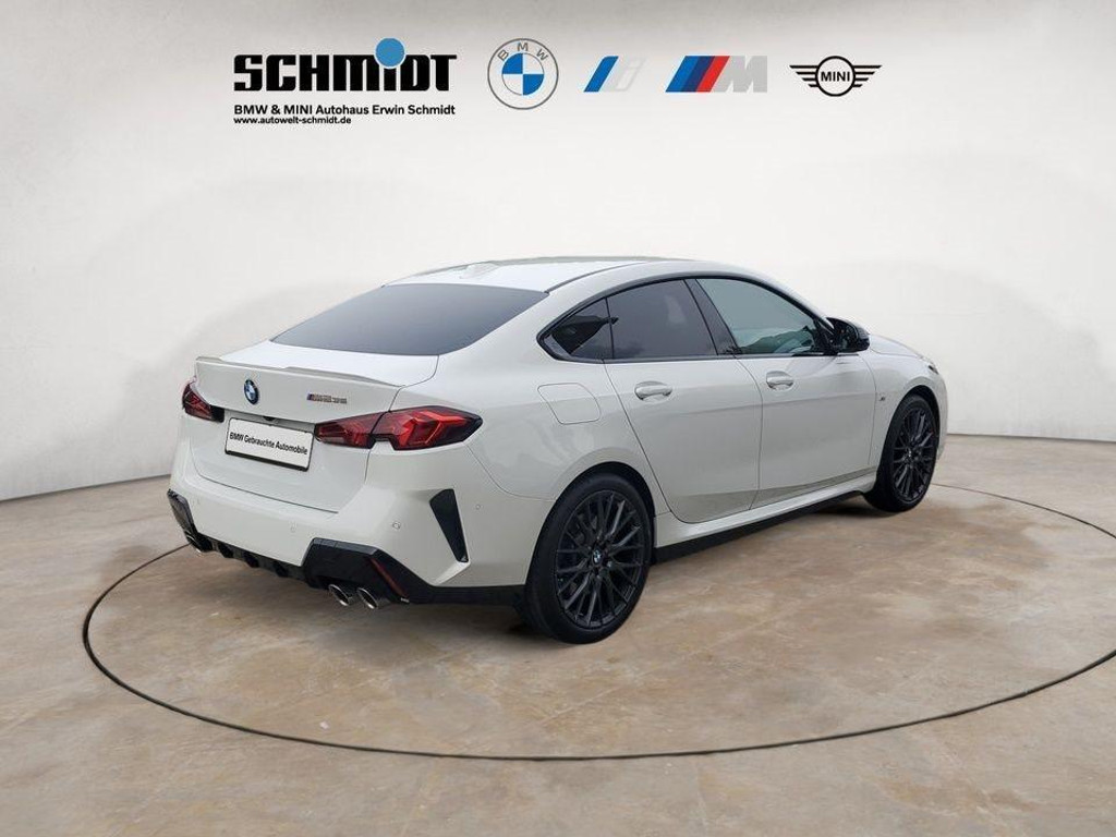 BMW M235