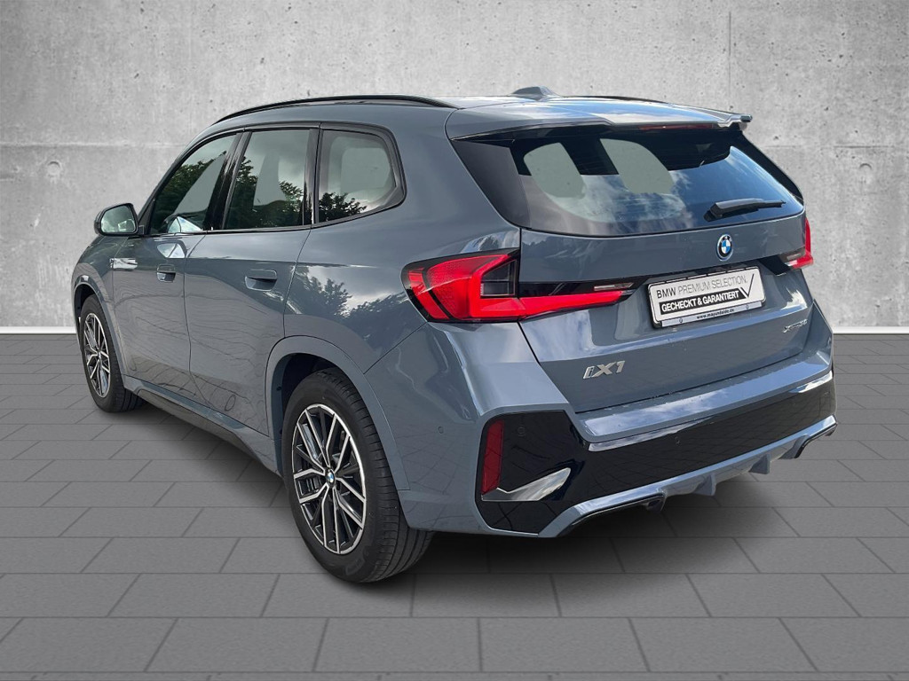 BMW iX1